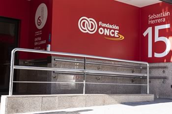 Entrada de la sede de Fundación ONCE